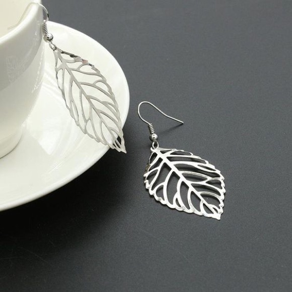 Jewelry - Fashion Simple Mori Metal Leaf Earrings